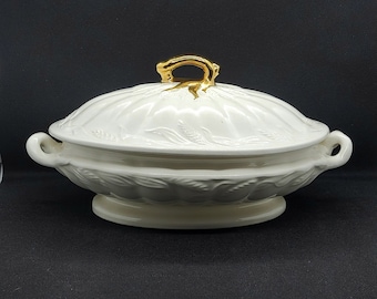 Vintage WHEAT Covered Casserole Dish, Off White with Gold Handle