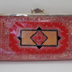 Cartera vintage de piel roja para mujer con bolsillo para gafas y cierre de doble beso