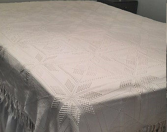 Crochet Off White Vintage Coverlet Bedspread 78" x 93"