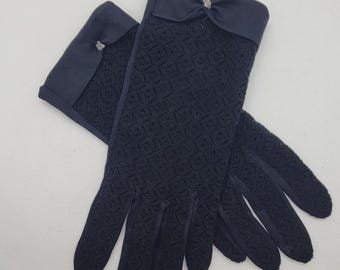 Black Lace Vintage Gloves, Small