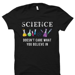 Regalo de ciencia. Camisa científica. Regalo STEM. Camisa STEM. Regalo científico. Camisa científica. Regalo de Física. Camisa de Física. Regalo de nerd científico #OS1593