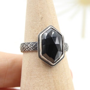Sterling Silver Hexagon Onyx Ring, Rose Cut Hexagon Snake Shank Ring, Snake Ring, Oxidized Ring, Size 9.5 Ring