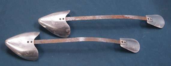Shoe Stretchers Pair Trees of Vintage Metal  display picture 2