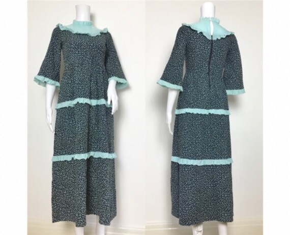 Vintage 1970s Blue Edwardian Ruffle Neck Ditsy Flo