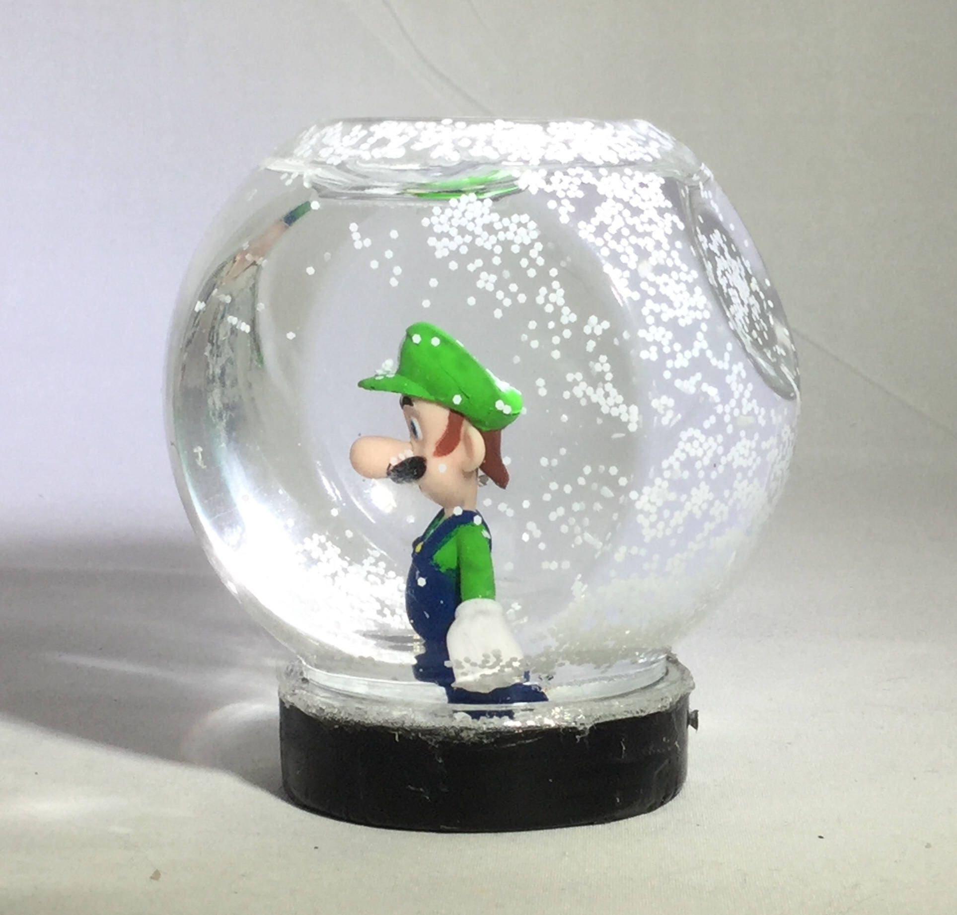 custom snow globe figurines