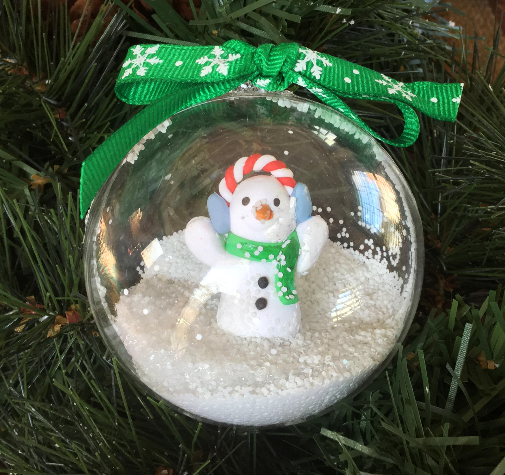 custom snow globe figurines