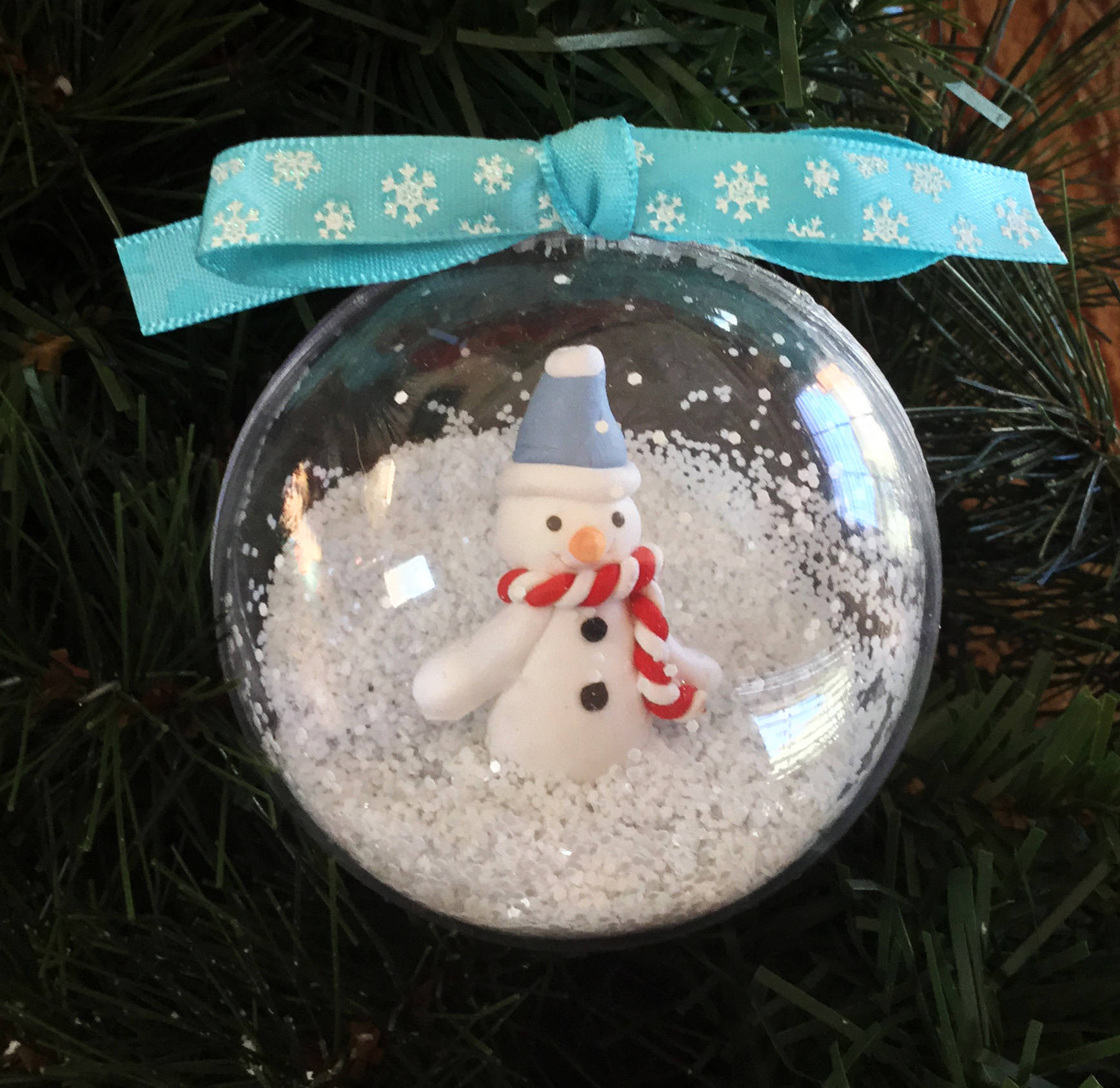 custom snow globe figurines