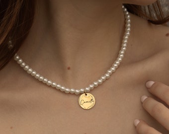 Name Coin Charm Pearl Necklace, Mother's Day Gift, Birthday Gift for her, Personalized Gifts for Mom, Handmade Necklace, Pearl Choker