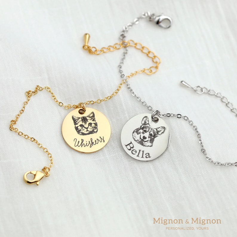 These custom pet portrait bracelets feature engraved pendants in multiple finishes, creating a unique keepsake for pet parents. Celebrate the bond with furry friends, making it an ideal remembrance piece or gift for special occasions like Mothers Day
