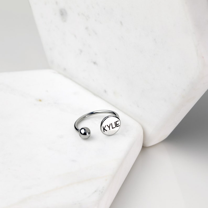 Engraved Ring for Women Best Friend Ring Mama Ring Mothers Day Gift Ideas Class of 2019 Geometric Jewelry ROC-B