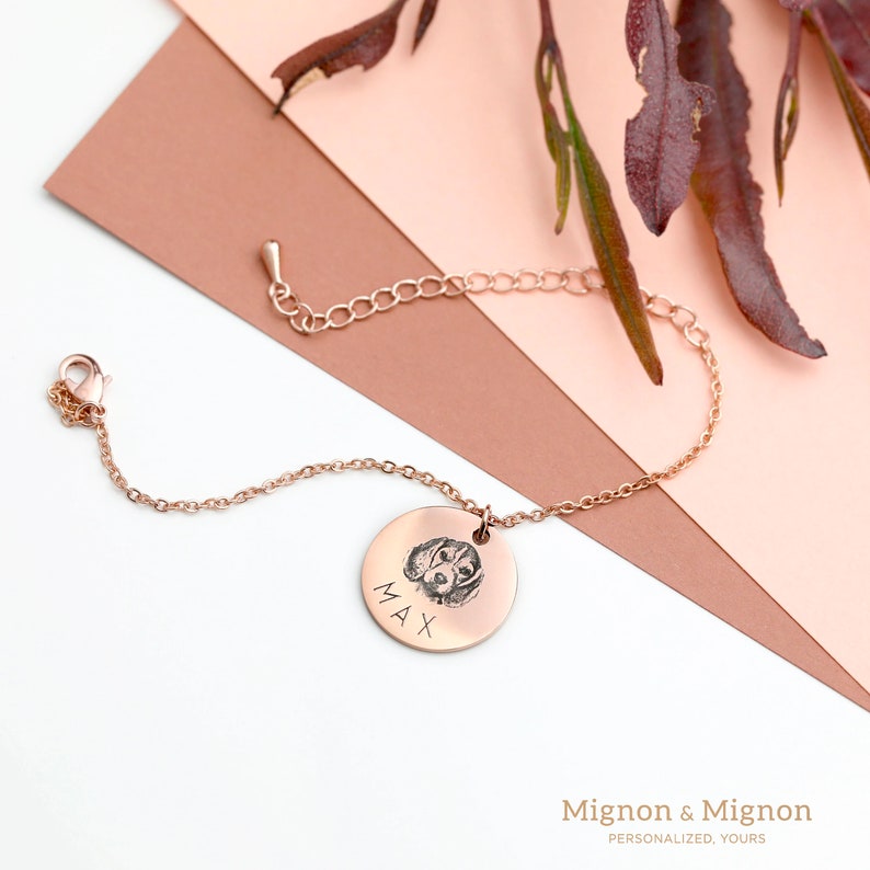 These custom pet portrait bracelets feature engraved pendants in multiple finishes, creating a unique keepsake for pet parents. Celebrate the bond with furry friends, making it an ideal remembrance piece or gift for special occasions like Mothers Day