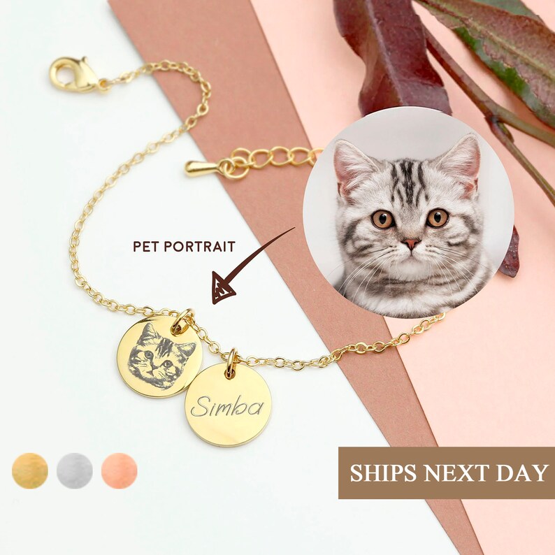 Custom Pet Cat Bracelet. Pet Dog Portrait Memorial Gifts.
You can personalize this jewelry with your own pets photos and names.