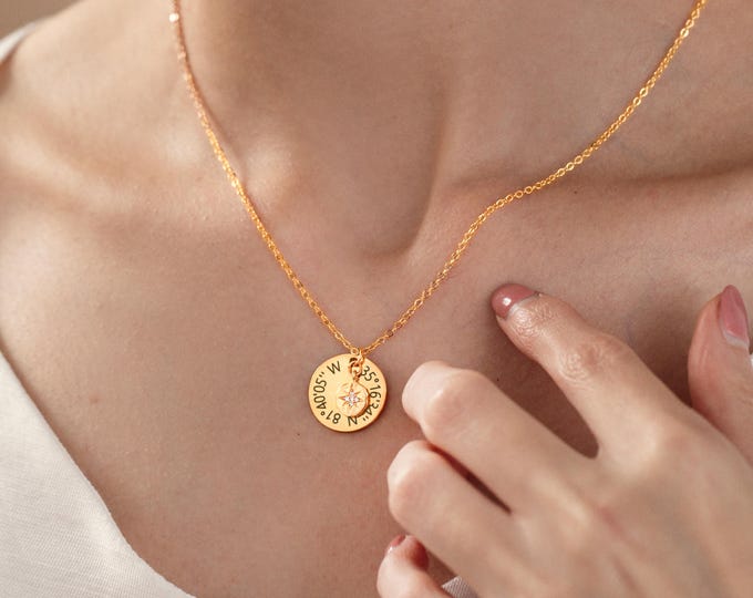 Compass Necklace for Women Coordinate Engraved Necklace Daughter Birthday Gift Handmade Jewelry Star Necklace Mom Gift for Daughter