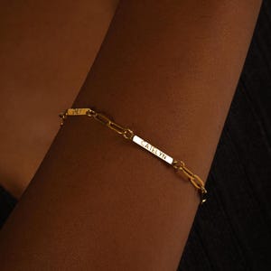 Pulsera con nombre personalizado, joyería personalizada para mamá, pulsera con dije grabado, joyería para nueva mamá, regalo para abuela, nombre para niños