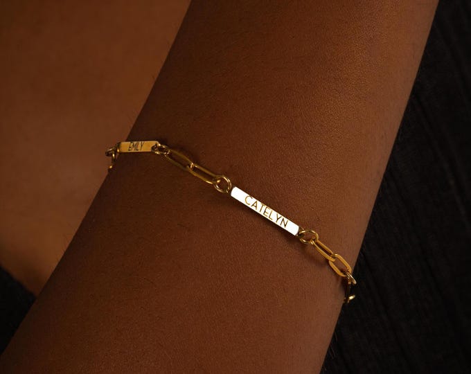 Custom Name Bracelet Personalized Jewelry for Mom Engraved Charm Bracelet New Mom Jewelry for Grandma Gift Children Name
