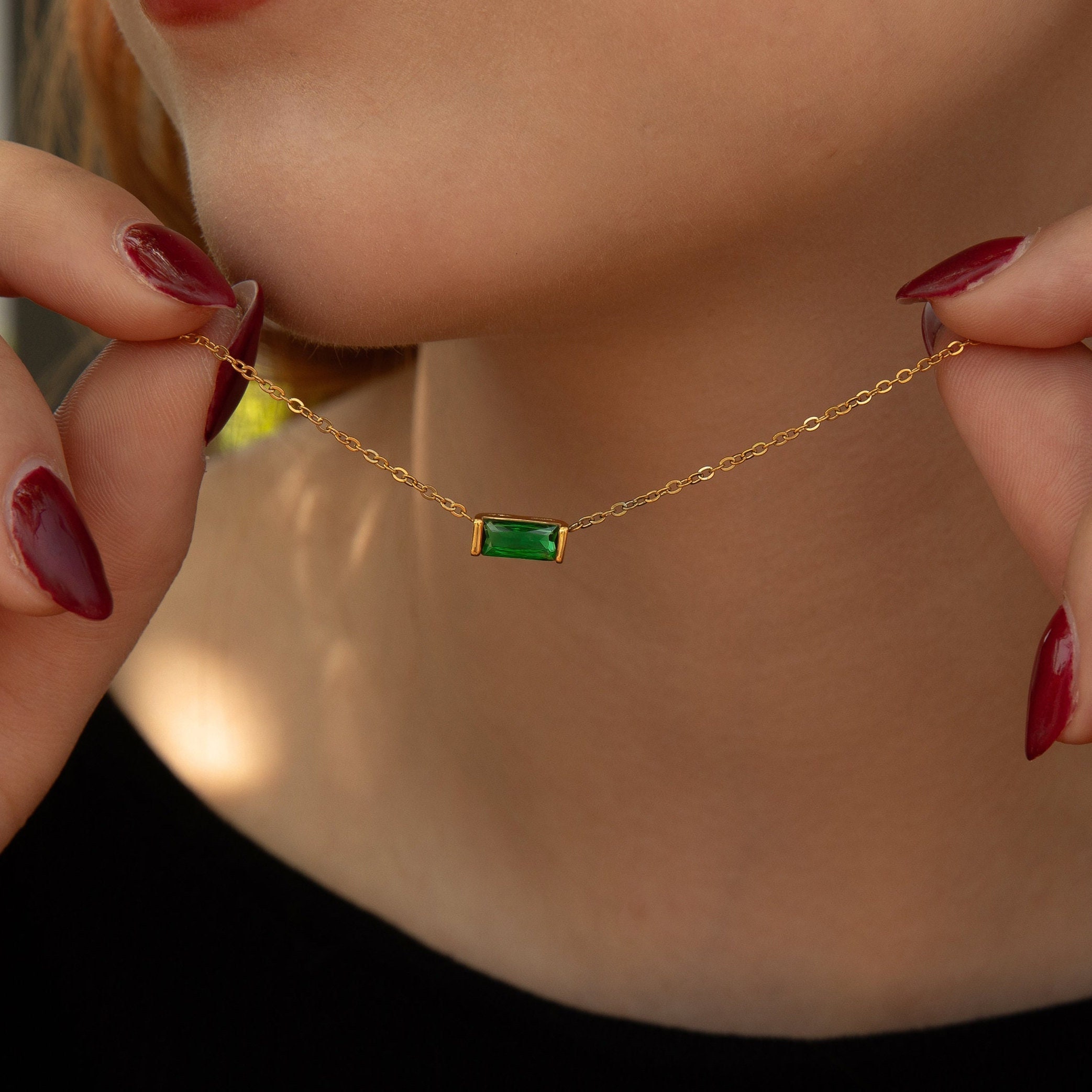 Collana Elegante Con Ciondolo Baguette E Zirconi – Placcata Oro 14K, Regalo Per Famiglia