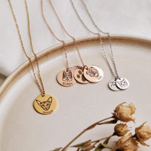 Custom Pet Portrait Necklace Pet Memorial Jewelry Gift for Lover Gift Personalized Engraved Cat Pet Portrait from Photo Dog Mom
