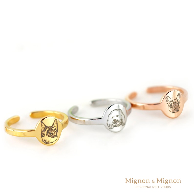Custom pet portrait ring with engraved pet face on a round signet, available in gold. A meaningful gift for pet lovers and owners, celebrating the bond with their pets. Ideal as a statement or personalized gift for her, pet mom, or memorial keepsake.
