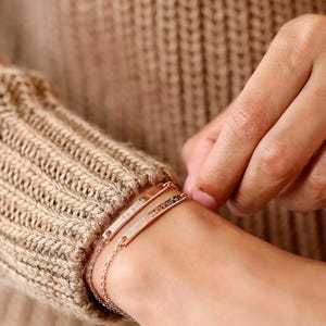 Personalized Bracelet For Woman Engraved Name Jewelry For Mom Custom Family Anniversary Friendship Bridesmaid Proposal Gift