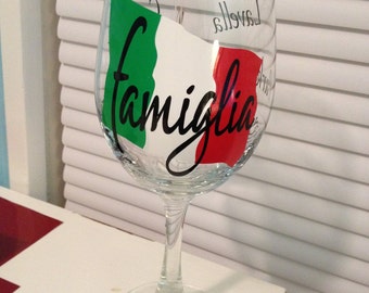 FAMIGLIA Wine Glass - FAMILY Wine Glass with family surnames.  Italian Wine Glass with surnames