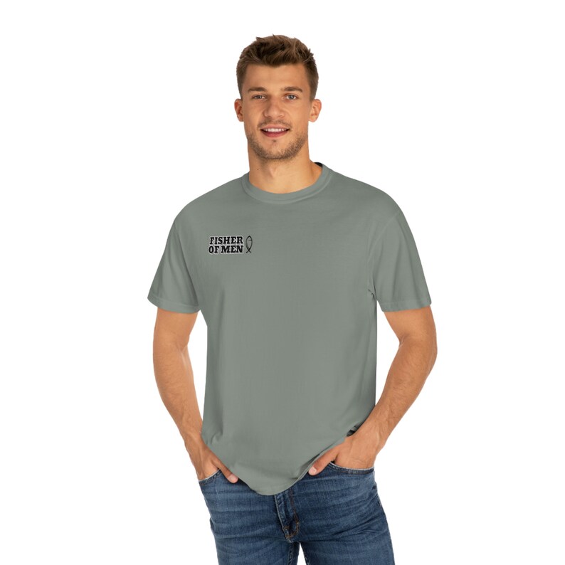 PESCADOR DE HOMBRES. Camiseta de pesca cristiana, camiseta cristiana, camiseta cristiana de moda, camiseta de colores cómodos, camisetas cristianas, camiseta gráfica cristiana imagen 7