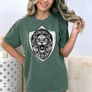 Los justos son audaces como un león, Proverbios 28: 1, camiseta cristiana, camiseta cristiana de moda, camisetas cristianas, camiseta gráfica cristiana