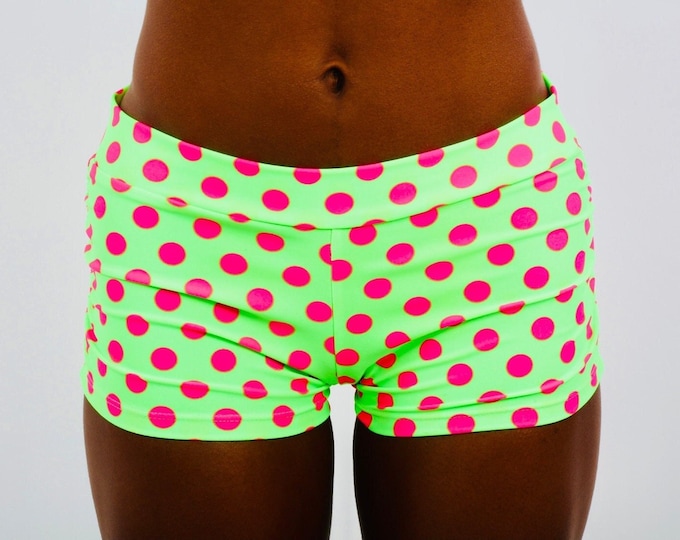 Isabella Shorts in Polka Pink