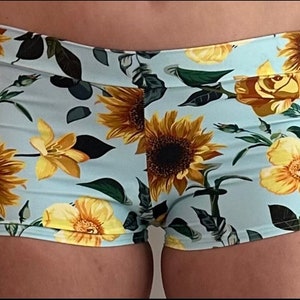 Isabella Shorts in Sunflower