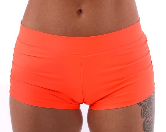 Isabella Shorts in Orange Burst