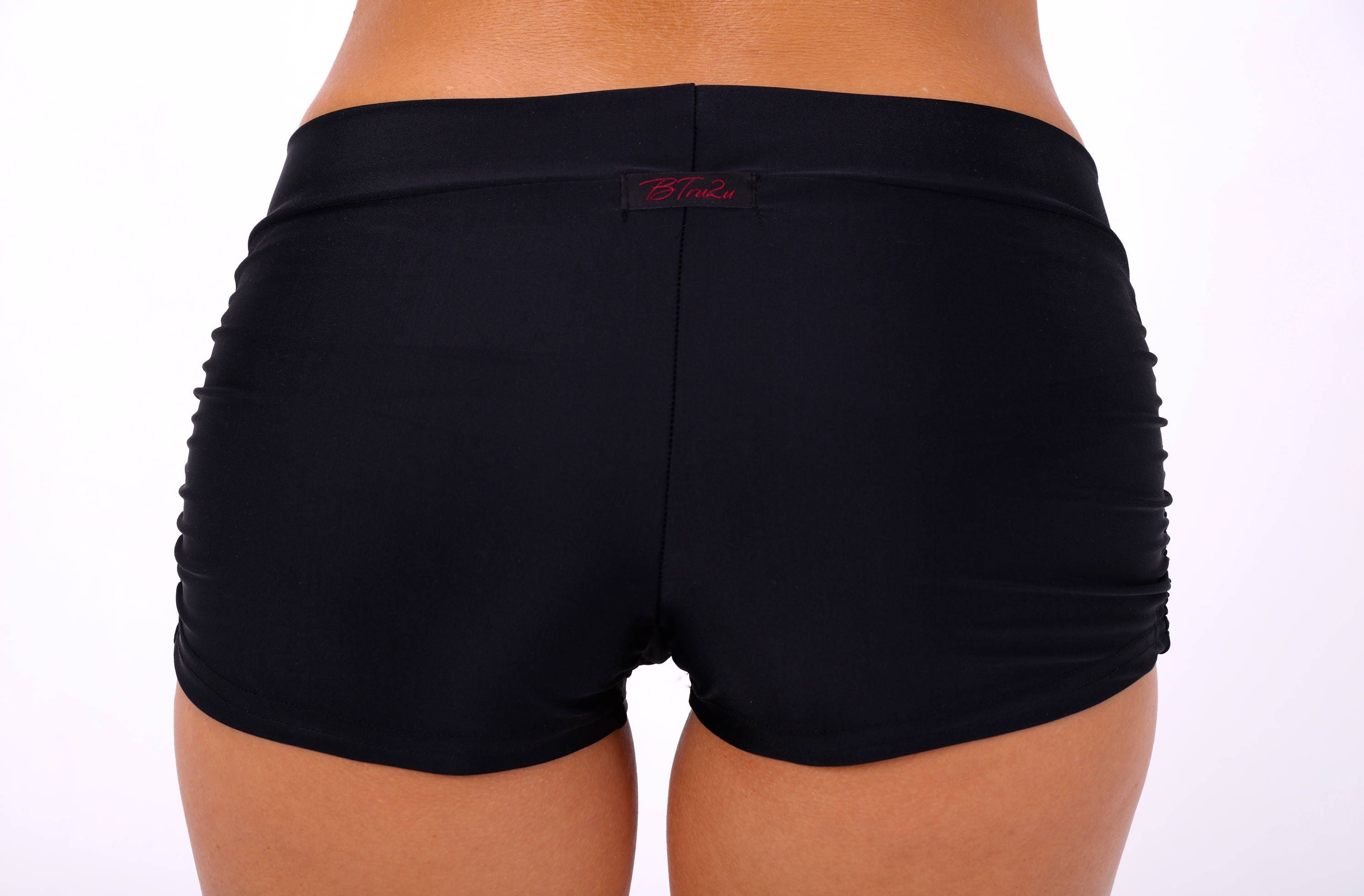 Isabella Shorts In Pandora Black