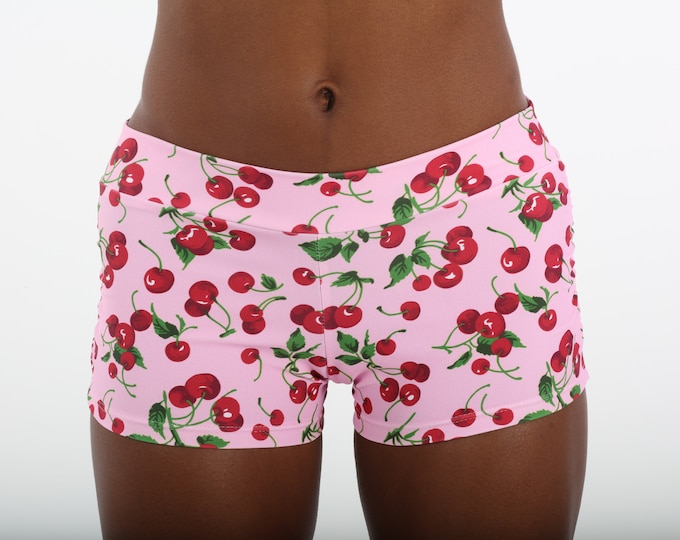 Isabella Shorts in Pink Cherries