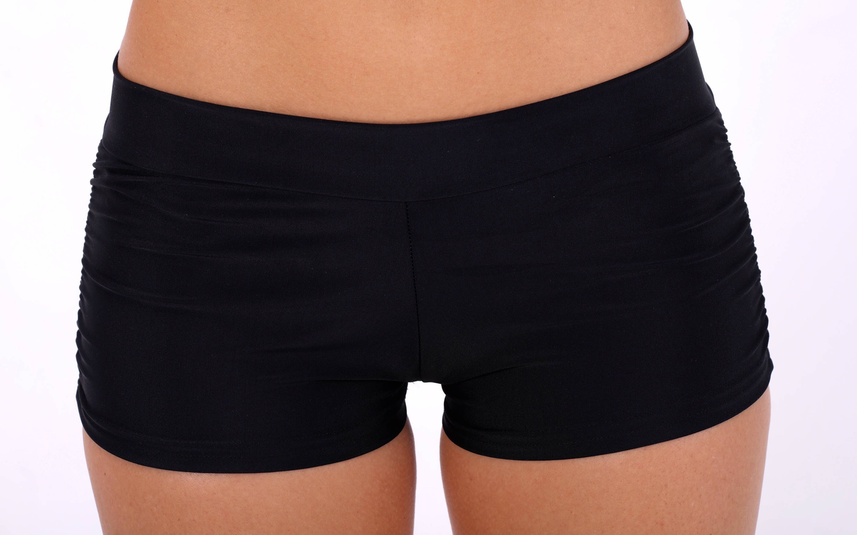 Isabella Shorts In Pandora Black