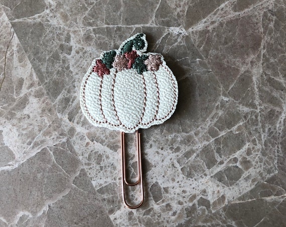 Cream Vinyl Flower Crown Pumpkin planner Clip/Planner Clip/Bookmark. Pumpkin planner clip. fall planner clip. autumn planner clip.
