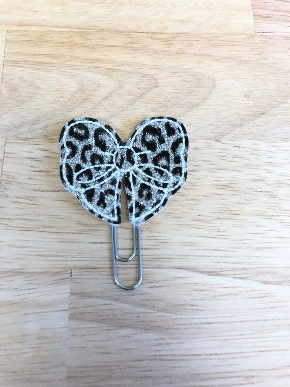 Leopard Print Vinyl Bow planner Clip/Planner Clip/Bookmark. Bow Planner Clip. Leopard Print Bow. Leopard planner clip