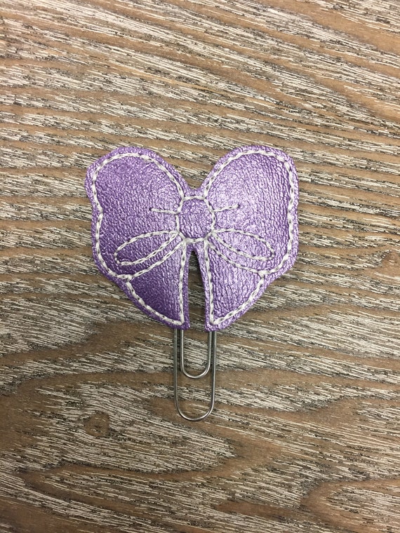 Purple Leather Vinyl Bow planner Clip/Planner Clip/Bookmark. Bow Planner Clip. Glitter planner clip. Purple Bow. Fancy Bow Planner Clip