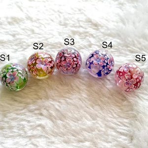 Cuentas de vidrio esmaltadas con forma de flor de lampwork para pulseras DIY. Suministro de cuentas esmaltadas (12 mm, 14 mm, 16 mm).