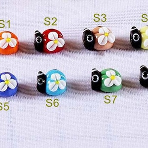 Lamp work 12x14mm flower Ladybug Ladybird Glass Beads Lucky Bead Design Charm Bracelet Handmade Beads DIY bracelets Bead Supply
