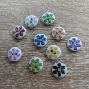 Set of 10 pieces of Flower buttons/ Wooden buttons x 10/Flower buttons/ Multicolor buttons/ Decorative buttons/ Child buttons/ Adult buttons