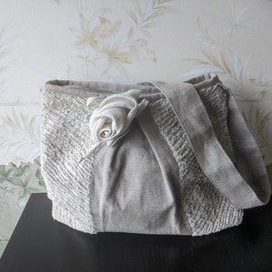 Handgemaakte handtas/handtas schouder/ crossbodytas/ linnen hobo-tas/ linnen tas met bloem/ strandtas/ linnen tas