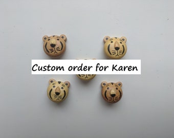 Set of 4 pieces of  Animal wood buttons/ Tiger button/ Baby button/ Gift animal lover/ Gift under 10/ Baby gift