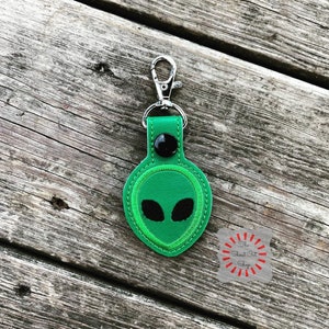 Alien Keychain, Alien Key Chain, Alien Key Ring, Alien Keyring, Martian Key Chain, Extraterrestrial, Outer Space, UFO, Alien, Spaceship Gift