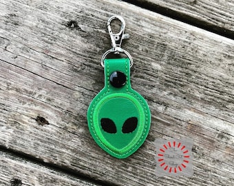 Alien Keychain, Alien Key Chain, Alien Key Ring, Alien Keyring, Martian Key Chain, Extraterrestrial, Outer Space, UFO, Alien, Spaceship Gift