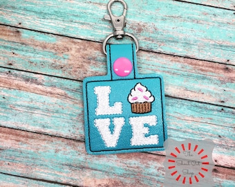 I Love Cupcakes Keychain, Cupcakes Keychain, Cupcakes Keyfob, Cupcakes Key Chain, Cupcakes Keyring, Heart Cupcakes Keychain, Heart Cupcakes