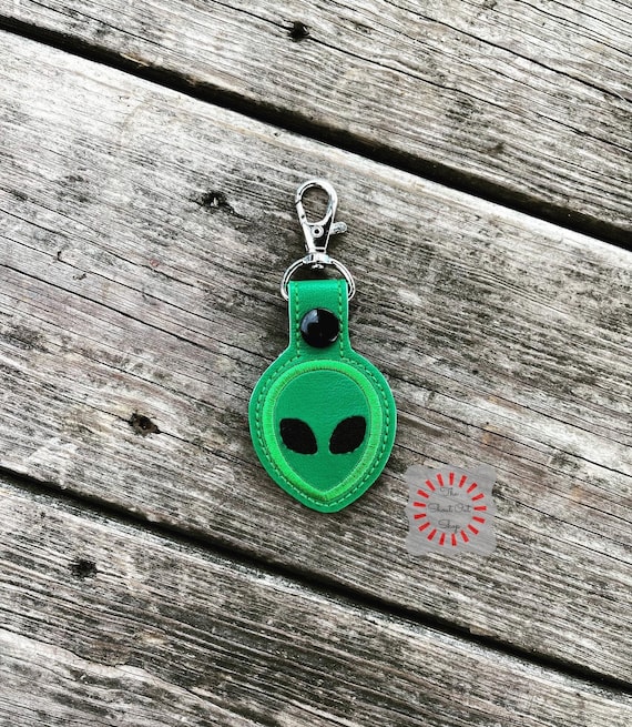Amazon.co.jp: 90'S 宇宙人 キーホルダー 13 グレイ 黒