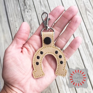 Horsehoe Keychain, Horseshoe Key Chain, Horseshoe Keyring, Horseshoe Keyfob, Horseshoe Charm, Horse Keychain, Equestrian, Lucky Horseshoe