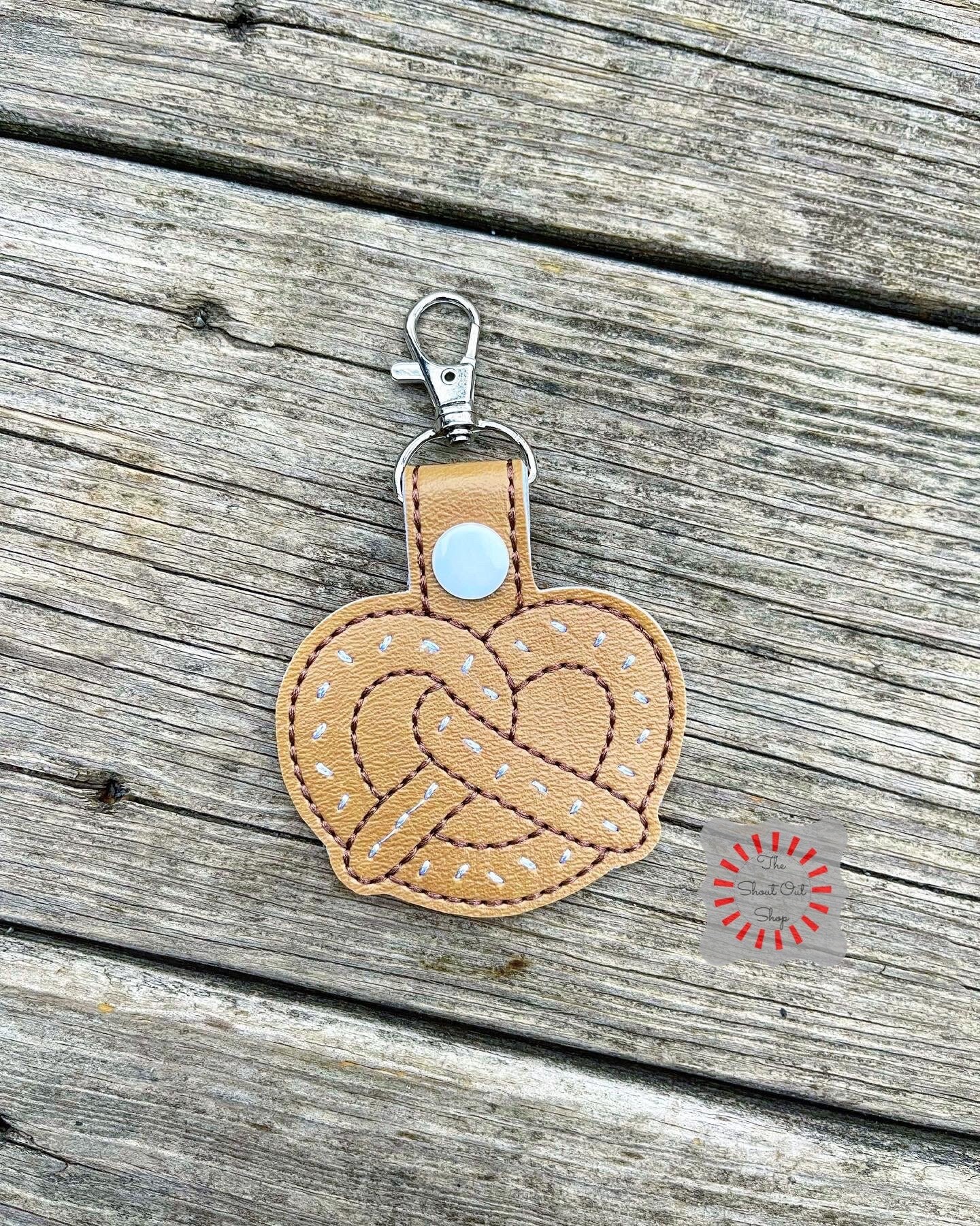 プレッツェルpretzel ぬいぐるみキーホルダー プレッツェルのキーホルダー - JSTORES'S GALLERY | minne byGMO