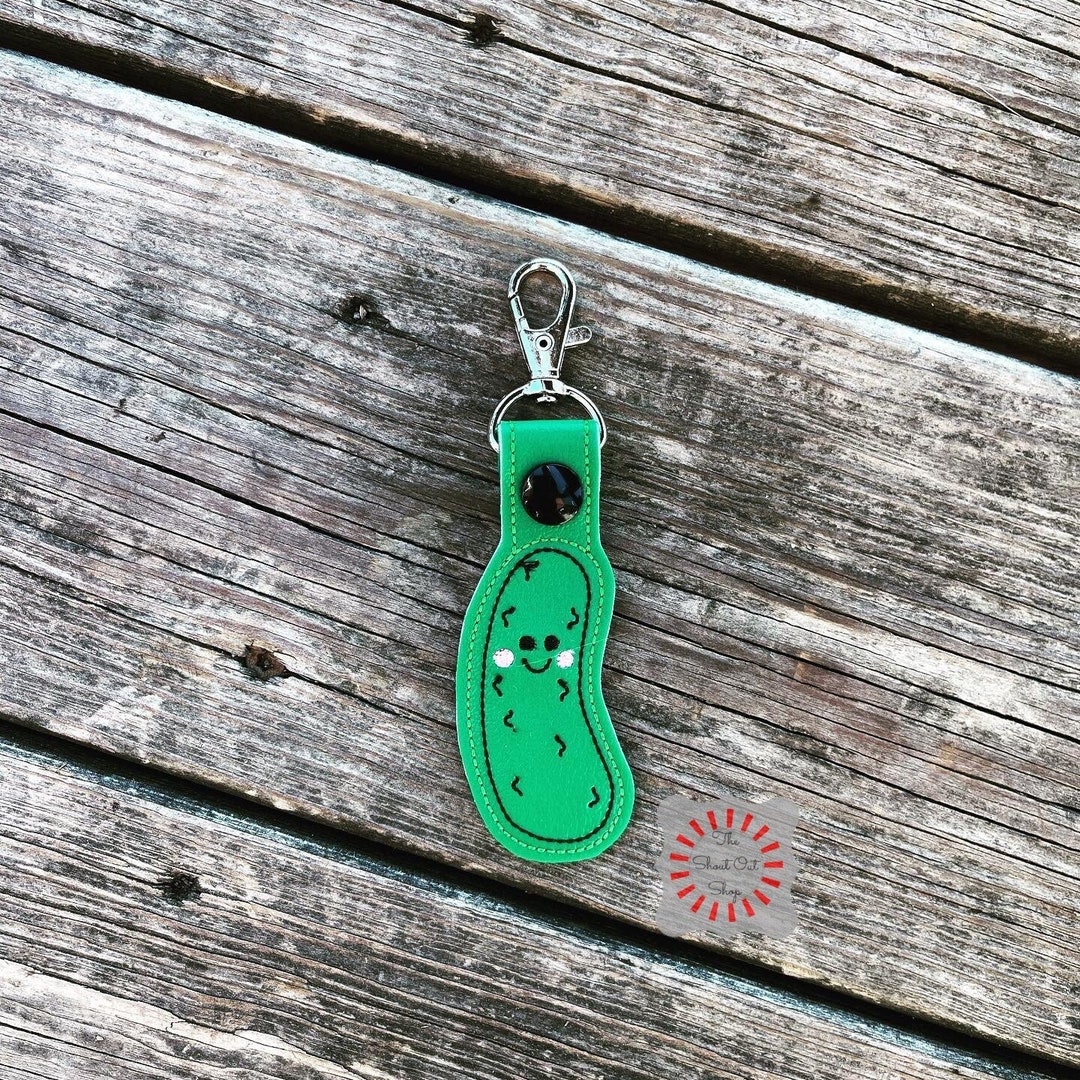 pickles the frog RANDOM PLUSH KEYRING – LINE FRIENDS SQUARE
