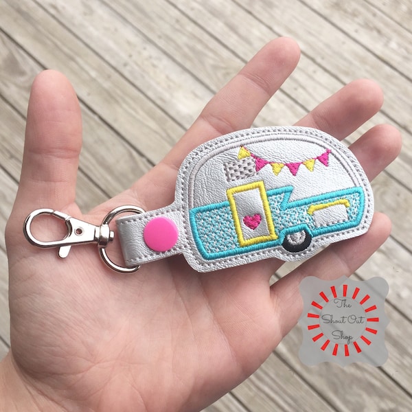 Camper Keychain, Camper Key Chain, Camper Keyring, Camper Keyfob, Trailer Keychain, Airstream Camper Keychain, Glamping, Vintage Camping