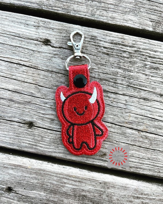 小物 Girls Don't Cry l Keychain RED Girls Dont Cry Logo Keychain Red | eBay