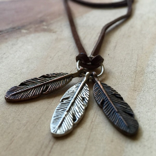 Feather charm necklace / Feather jewelry / charm necklace / long necklaces / long feather necklace / boho necklace / hippie / gypsy